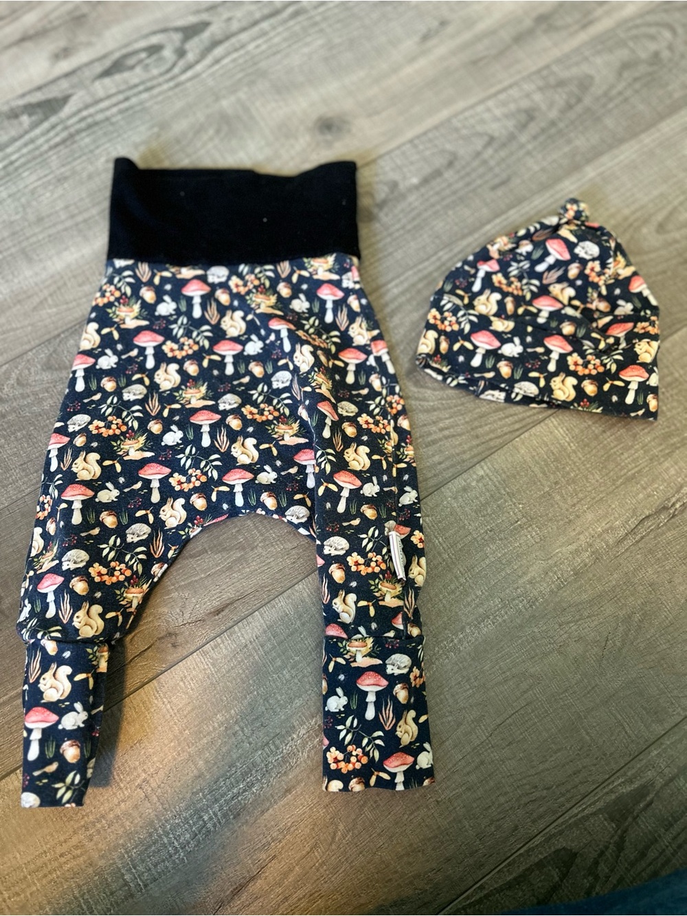 3/40$ Grow with me pants 3-6 months